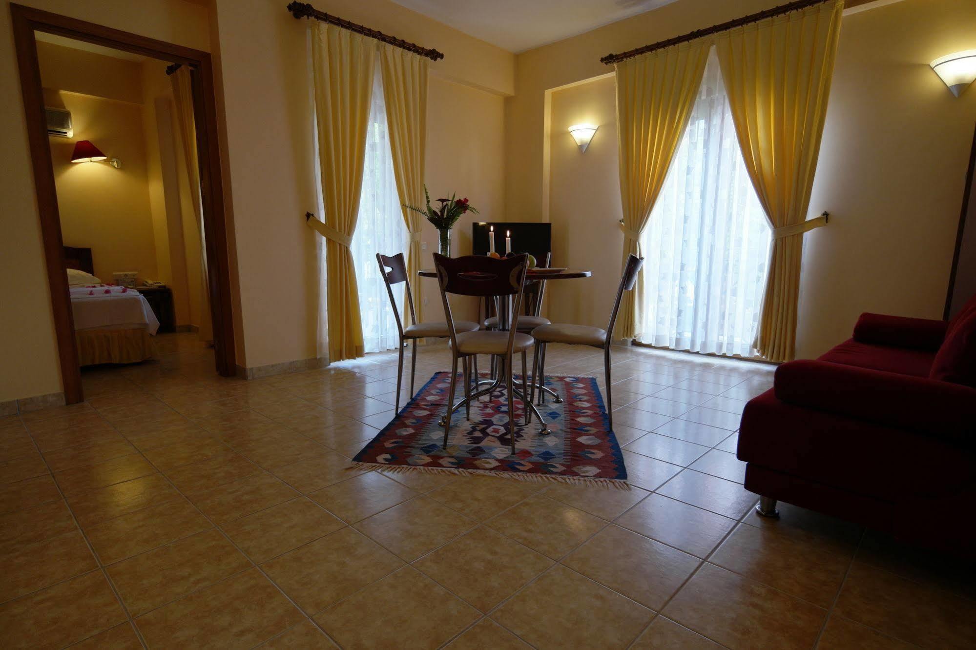 Mr. Dim Exclusive Apart Hotel Göcek Esterno foto